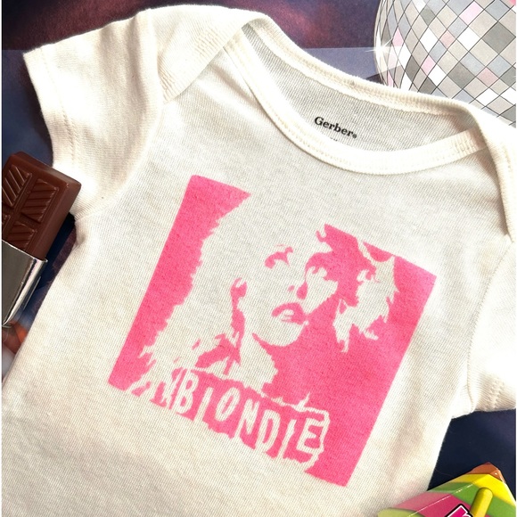 BLONDIE Debbie Harry inspired soft graffiti Gerber baby onesies 3-6M - Picture 6 of 14